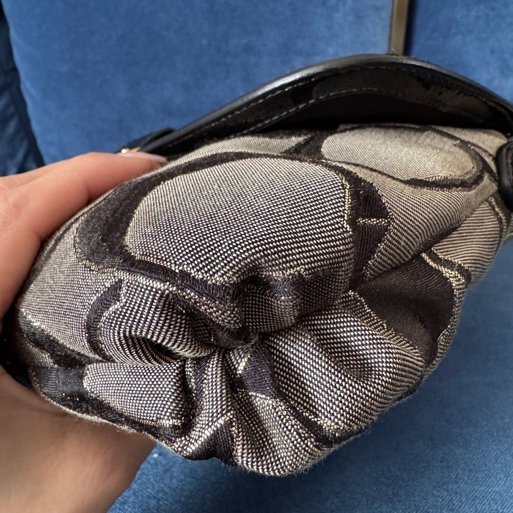 Coach
Coach Black/Grey Signature Canvas and
Patent‎ Leather Shoulder Bag - Picture 9 of 12